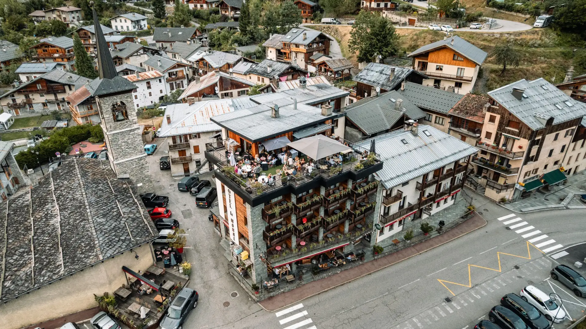 backgroud-histoire-nouveau-le-monal